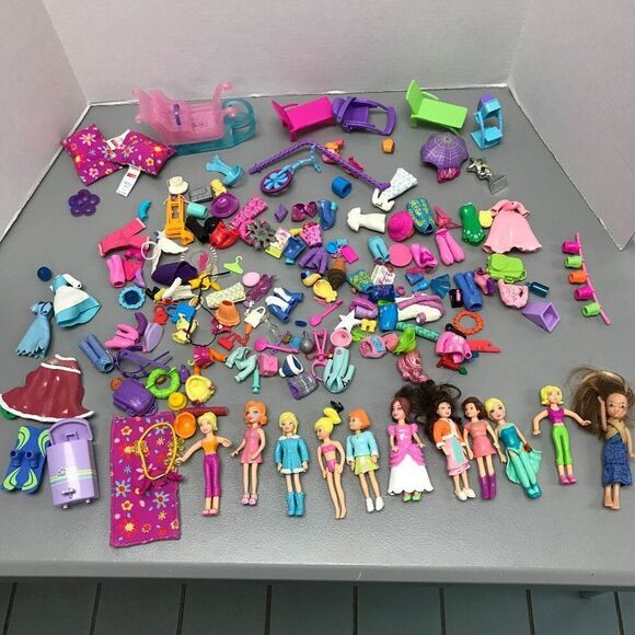 10 Polly Pocket Dolls‎ w/ a ton of cloths, accessories and furniture - Picture 1 of 10
